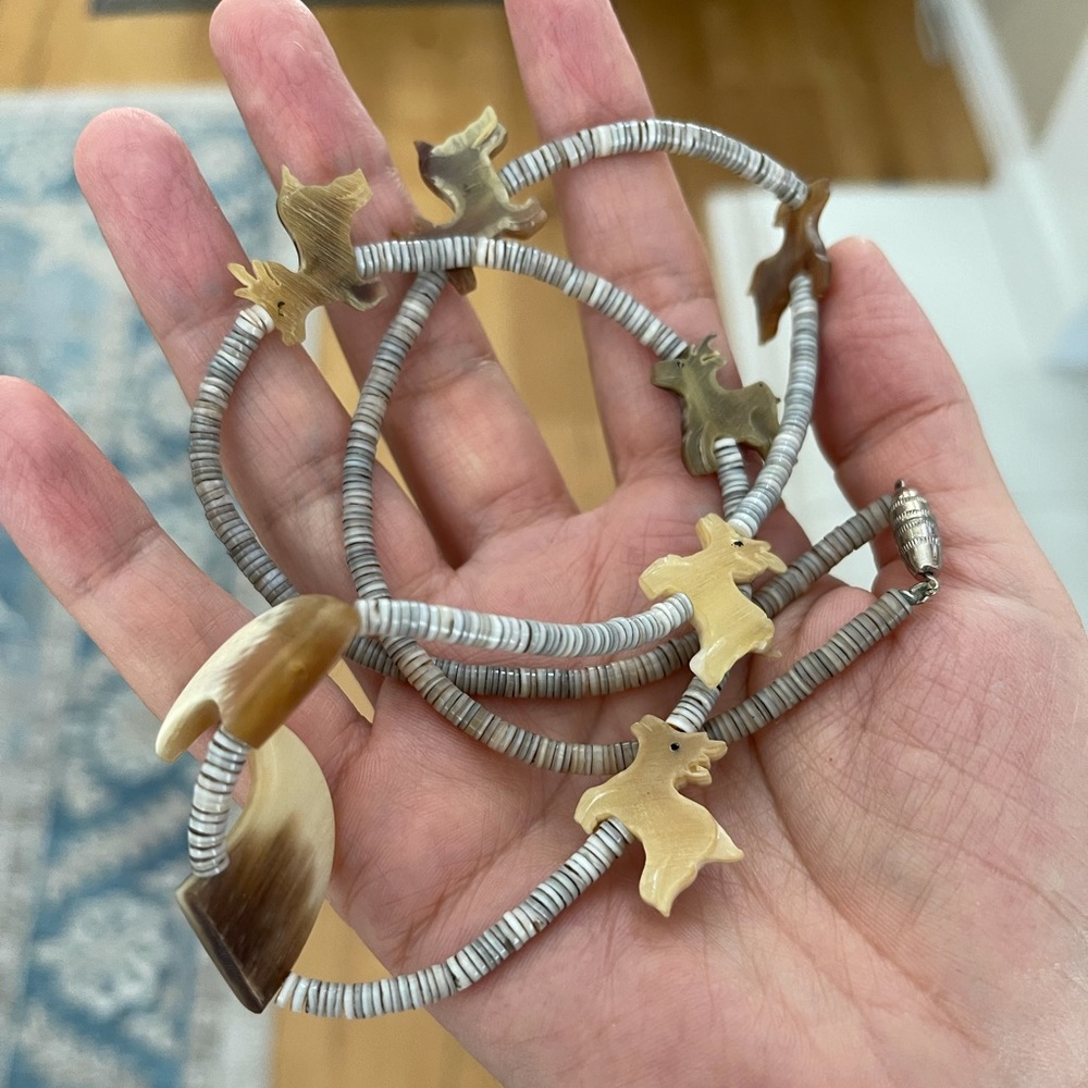 Natural horn & pin shell Heishi fetish necklace - Picture 2 of 5